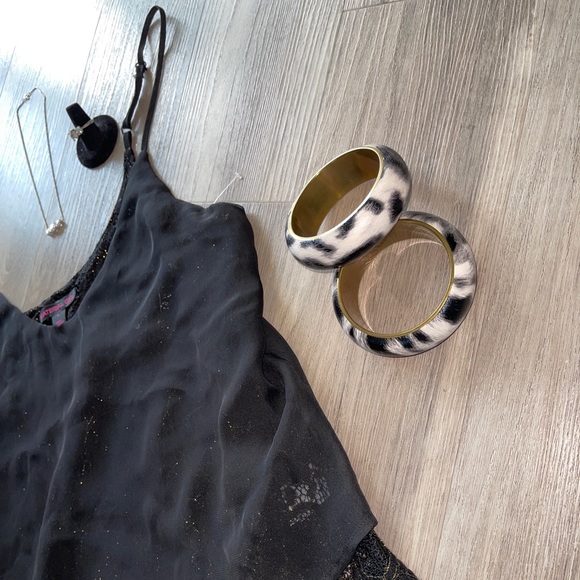 ✴️3 for $15✴️ Set of 2 Bangle Bracelets - Picture 11 of 13